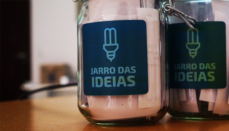jarro de ideias para possibilitar que a equipe não saisse de foco durante o workshop de design thinking